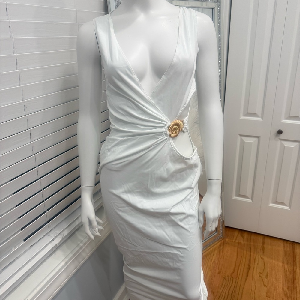 Missguided White Backless Dress - Picture 2 of 5